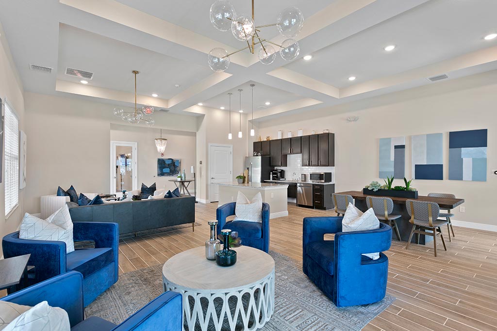 Eagle Ridge Apartments Clubhouse lounge featuring modern furniture an décor